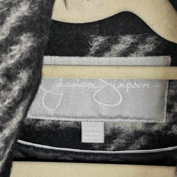 JESSICA SIMPSON COAT - Picture 2 of 4
